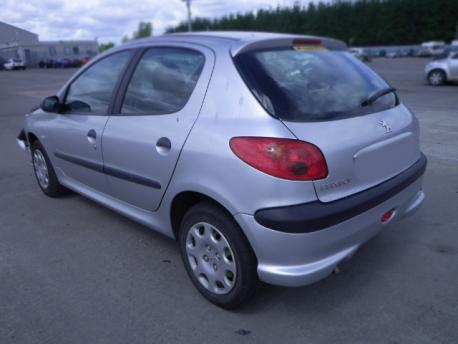 Breaking Peugeot 206  2003 to 2009 - 2.0 16v Petrol 5 Door Hatchback