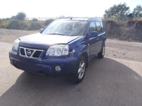 Breaking Nissan X-trail  2001 to 2003 - 2.0 16v Petrol