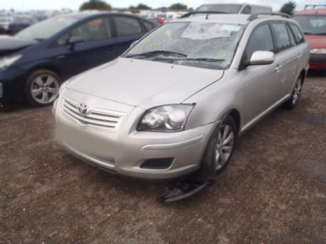 Breaking Toyota Avensis  2005 to 2008 - 2.2 8v Diesel