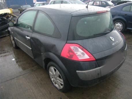 Breaking Renault Megane MK2 2002 to 2006 - 1.4 16v Petrol