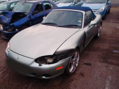 Breaking Mazda Mx-5 MK2 2001 to 2005 - 1.6 16v Petrol