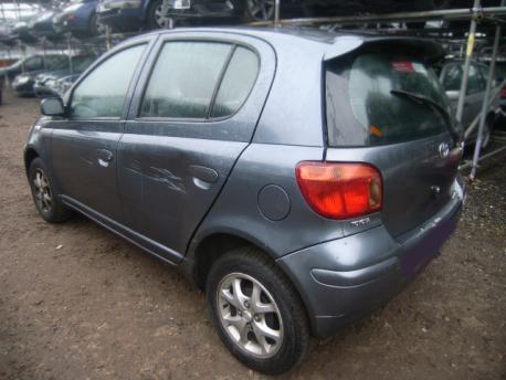 Breaking Toyota Yaris/vitz  2003 to 2005 - 1.5 16v Petrol