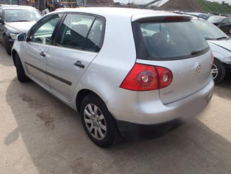 Breaking Volkswagen Golf MK5 (1K1) 1997 to 2006 - 1.4 16v Petrol 5 Door Hatchback