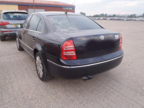 Breaking Skoda Superb  (3U4) 2002 to 2006 - 1.8 20v Petrol 4 Door Saloon