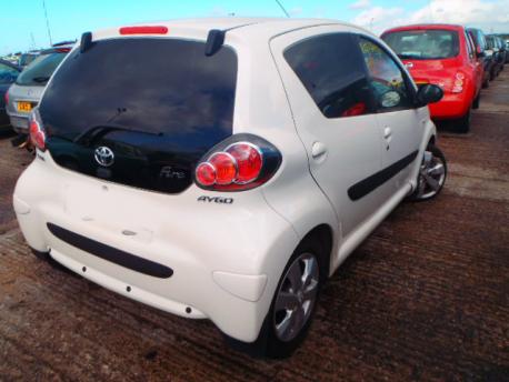 Breaking Toyota Aygo  2005 to 2025 - 1.0 12v Petrol