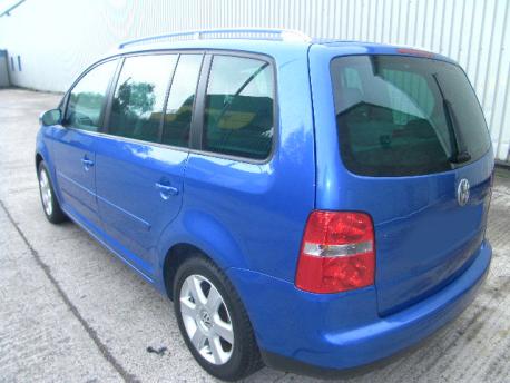 Breaking Volkswagen Touran  2003 to 2006 - 2.0 16v Petrol