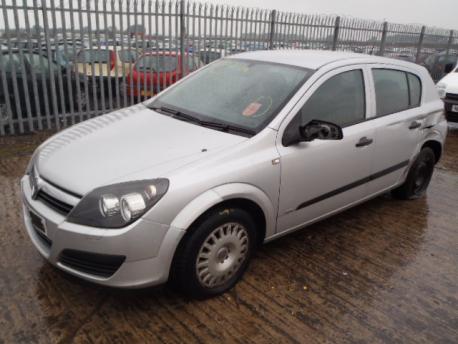 Breaking Vauxhall Astra MKVH 2004 to 2011 - 1.4 16v Petrol