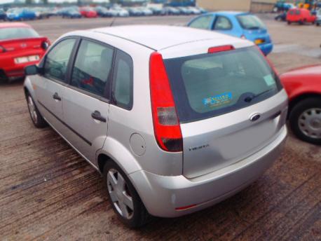 Breaking Ford Fiesta MK5 (B256/7) 1999 to 2002 - 1.6 16v Petrol 5 Door Hatchback