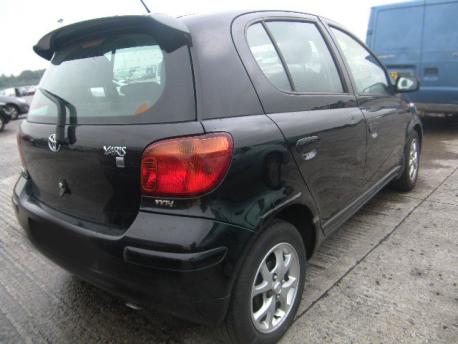 Breaking Toyota Yaris/vitz  1999 to 2005 - 1.0 16v Petrol