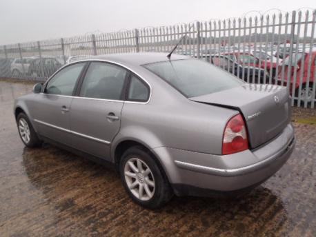 Breaking Volkswagen Passat  (3B3 (SALOON) 3B6 (ESTATE)) 2000 to 2005 - 1.9 8v Diesel 4 Door Saloon