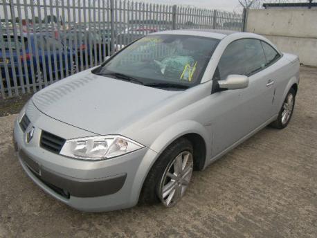 Breaking Renault Megane MK2 2002 to 2006 - 1.6 16v Petrol