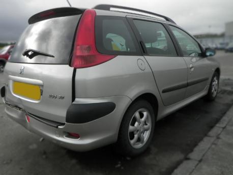 Breaking Peugeot 206  1998 to 2003 - 1.1 8v Petrol