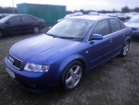 Breaking Audi A4  (8E) 2000 to 2004 - 1.8 20v Petrol 4 Door Saloon