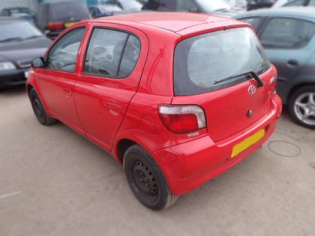 Breaking Toyota Echo  2001 to 2005 - 1.5 16v Petrol