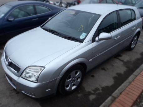 Breaking Vauxhall Signum  (C) 2003 to 2005 - 1.9 8v Diesel 5 Door Hatchback