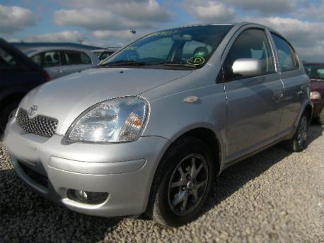 Breaking Toyota Yaris/vitz  1999 to 2005 - 1.3 16v Petrol