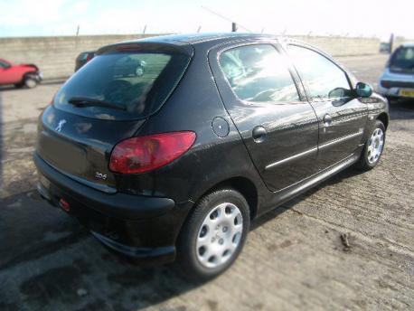 Breaking Peugeot 206  2003 to 2009 - 2.0 16v Petrol 5 Door Hatchback