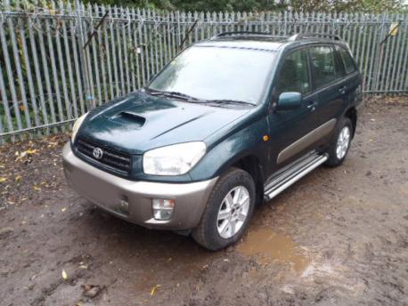 Breaking Toyota Rav 4 MK2 2000 to 2005 - 2.0 16v Petrol