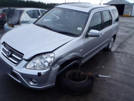 Breaking Honda Cr-v MK2 2004 to 2006 - 2.2 16v Diesel