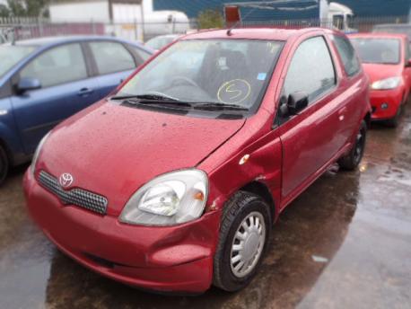 Breaking Toyota Yaris/vitz  1999 to 2005 - 1.3 16v Petrol