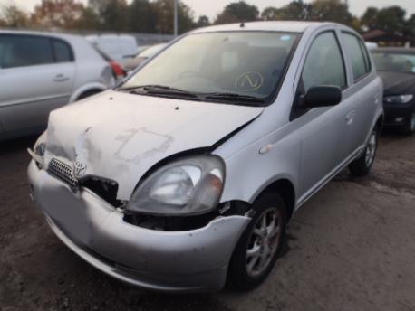 Breaking Toyota Echo  1999 to 2005 - 1.3 16v Petrol