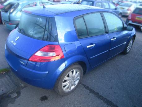 Breaking Renault Megane MK2 2002 to 2006 - 1.6 16v Petrol