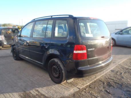 Breaking Volkswagen Touran  2003 to 2006 - 1.6 16v Petrol