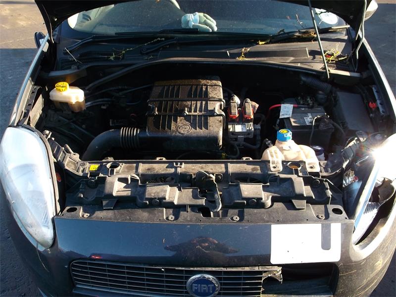 FIAT PUNTO 188 1999 - 2025 1.2 - 1242cc 8v 188A4.000 petrol Engine Image